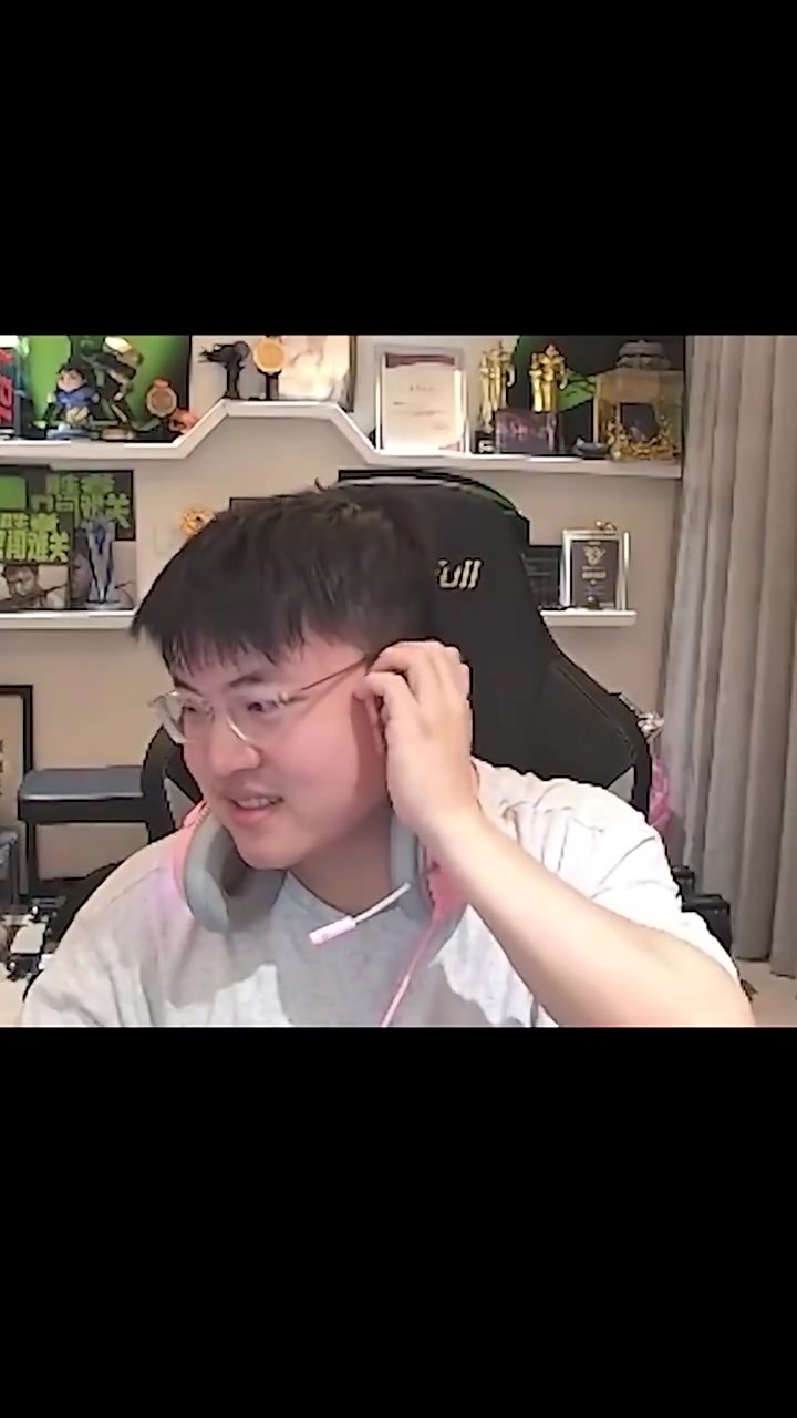 Uzi:主播真正退役是很久以前了 唯一一次退役是在不知情的情况下退役的